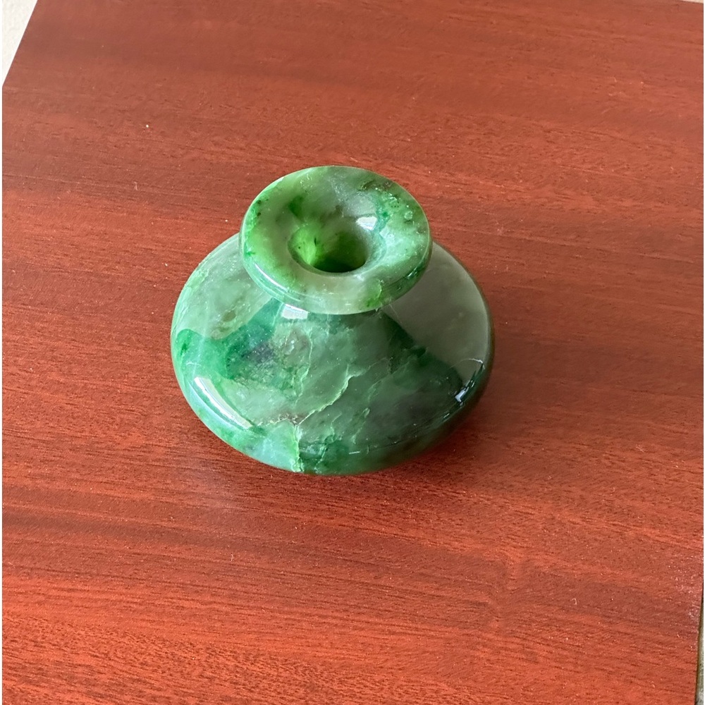 Antique1970s Vintage Russian
Siberian Jade Stone Vases In a rich "spinach"green - Picture 4 of 15